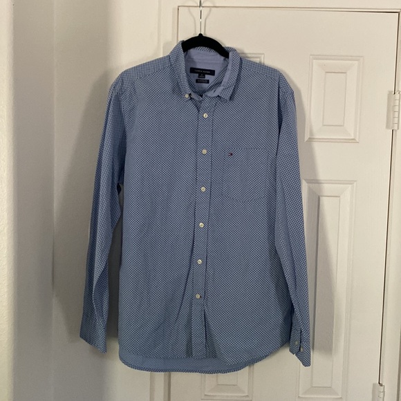 BNWOT Mens Tommy Hilfiger size M - Picture 2 of 3